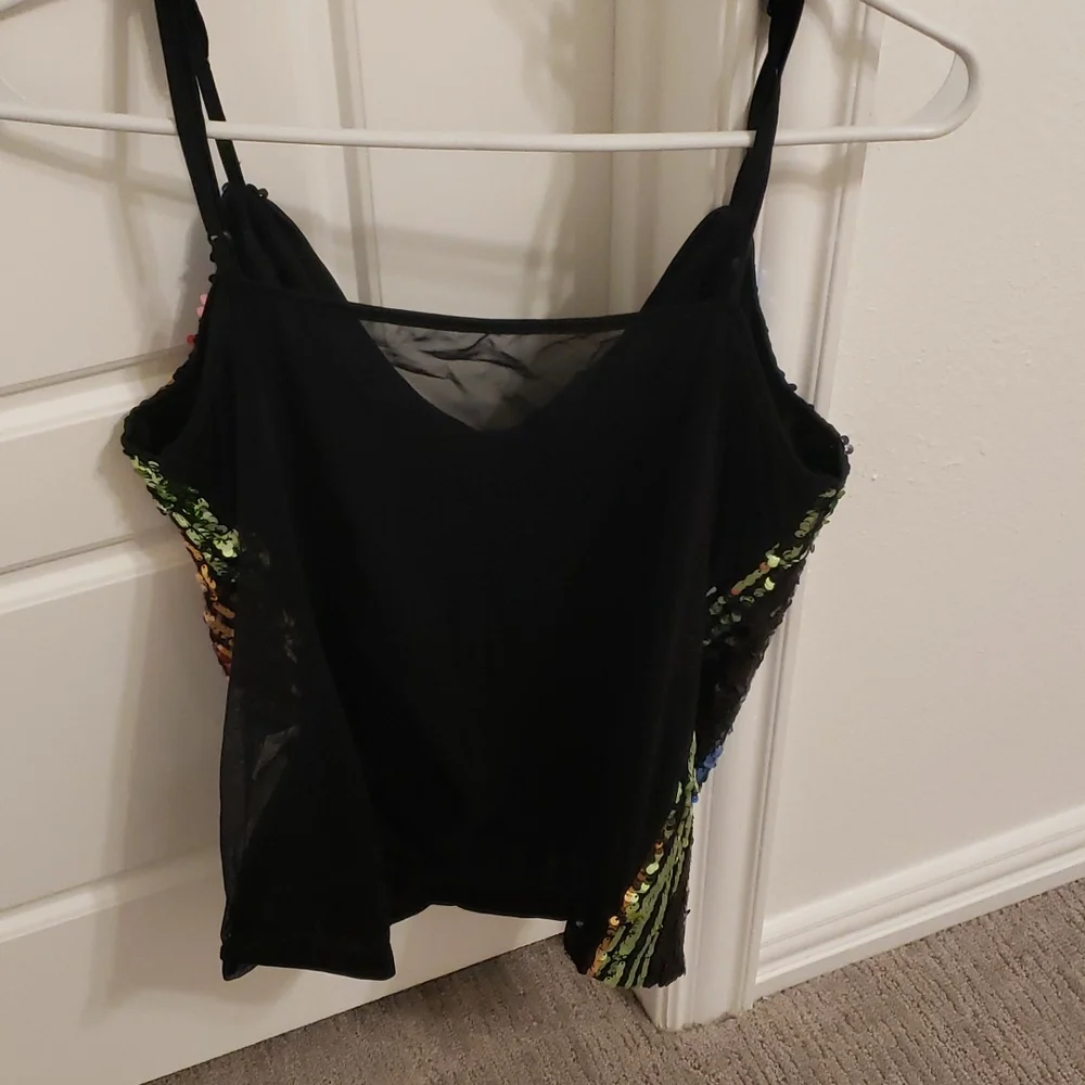 Top - Picture 2 of 2